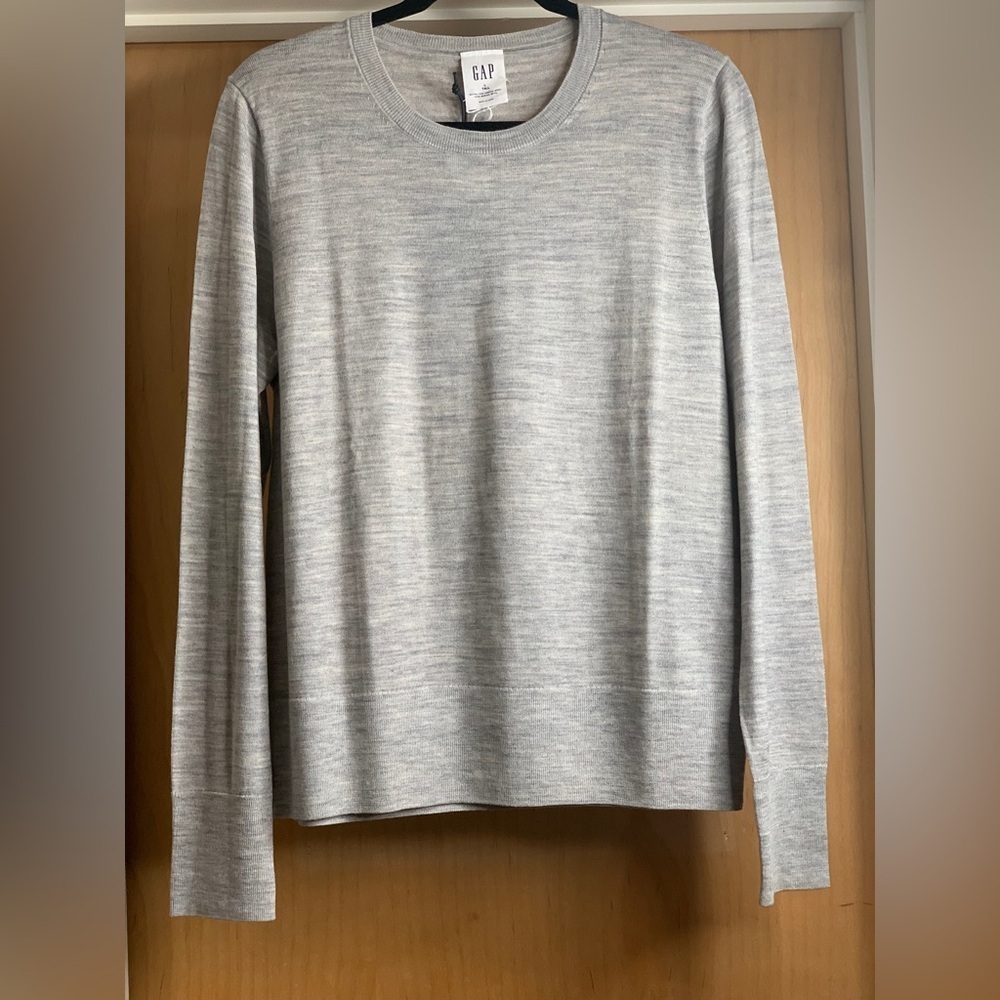 GAP Men’s Heather Gray 100% Merino Wool Long Sleeve Shirt. Size-Large Tall